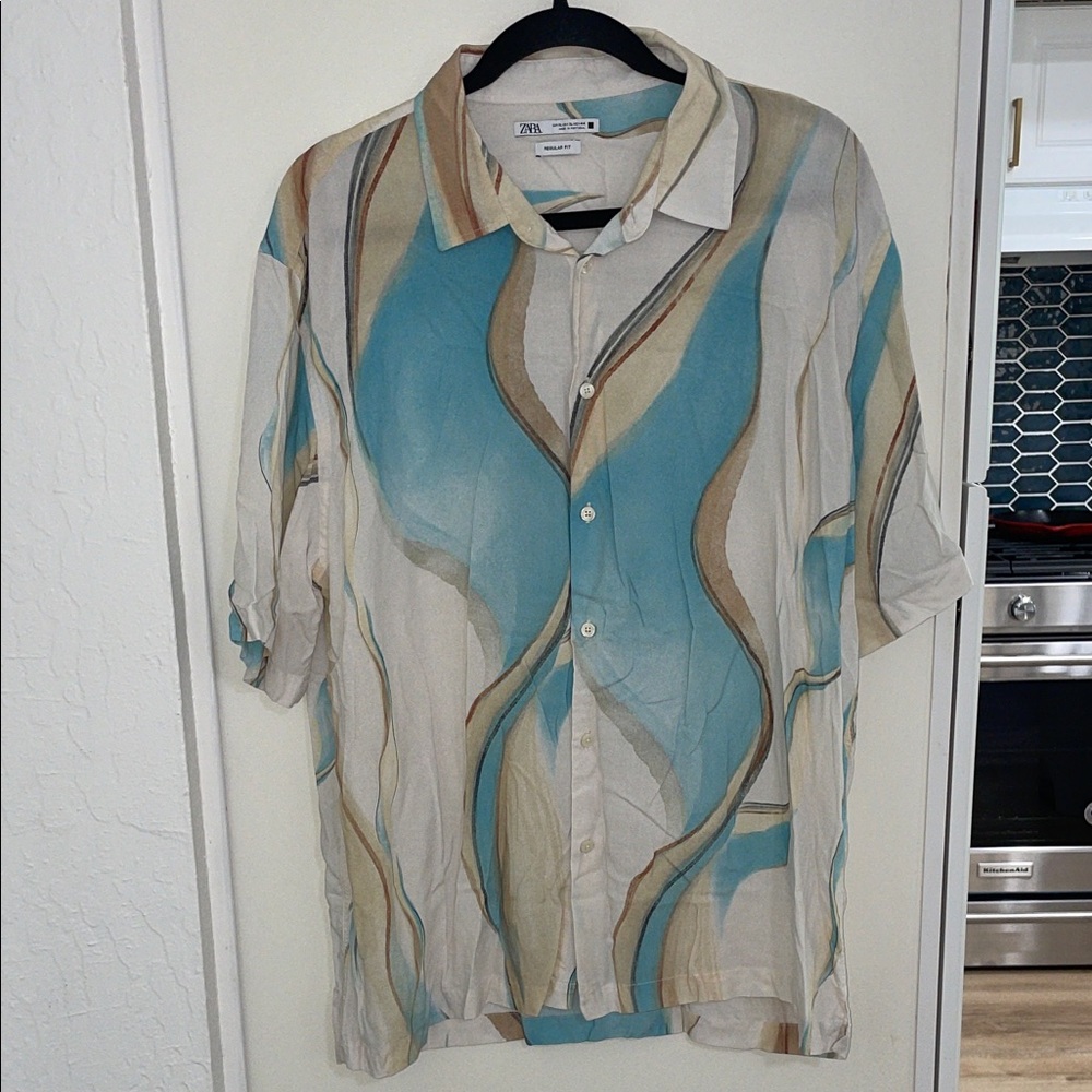 Zara Men’s Cream and Blue Patterned Button Down Shirt | XL